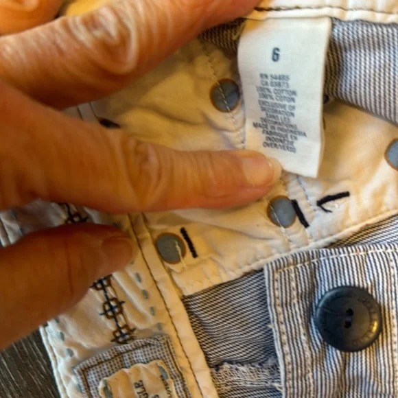 Capris - Picture 3 of 6